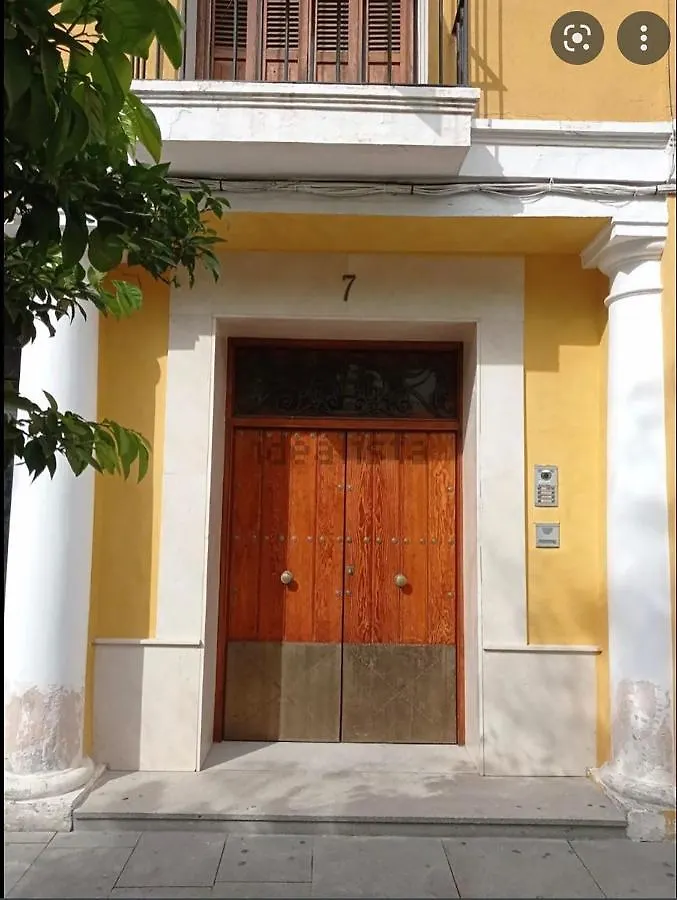 La Casa De San Fernando Con Vistas A Los Reales Alcazares Seville